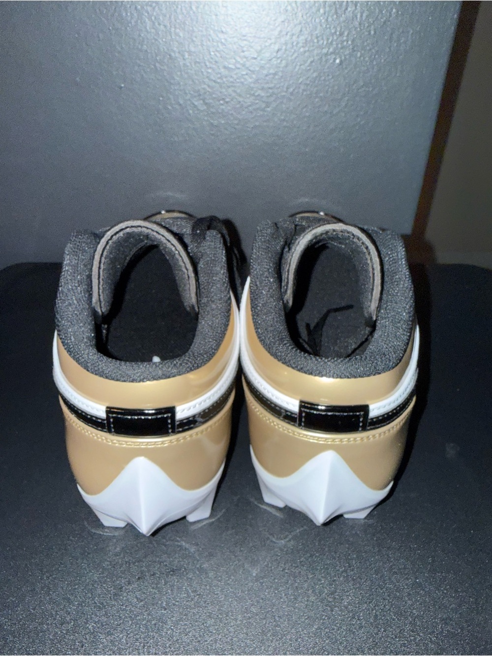 NWOT Air Jordan 1 Low TD Football Cleats Gold Toe Men’s Size 10 Metallic Gold - Picture 4 of 7